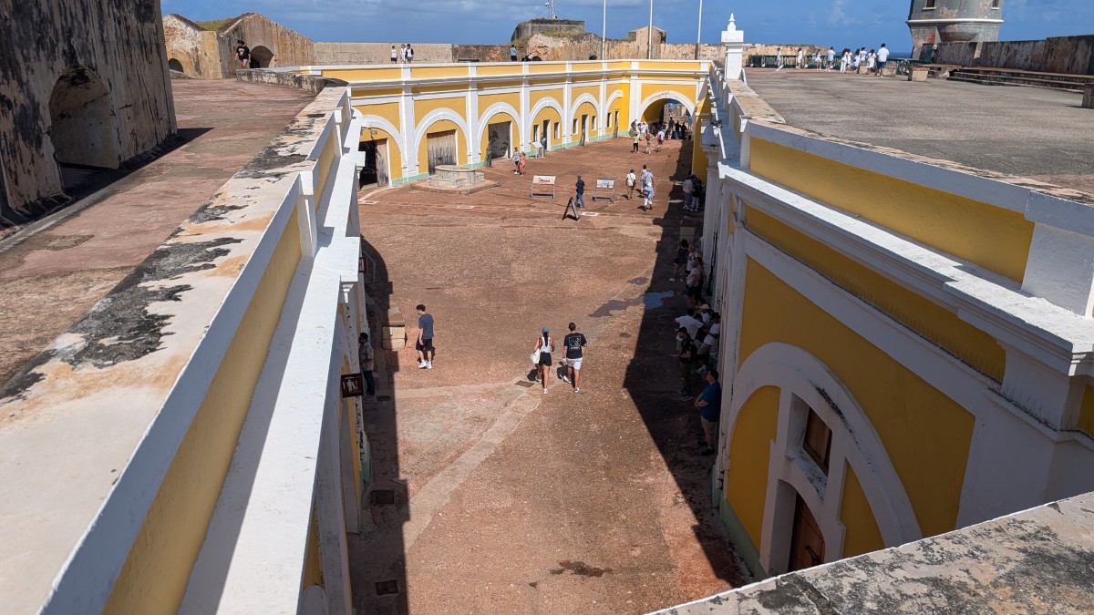 PXL_20251130_171839877