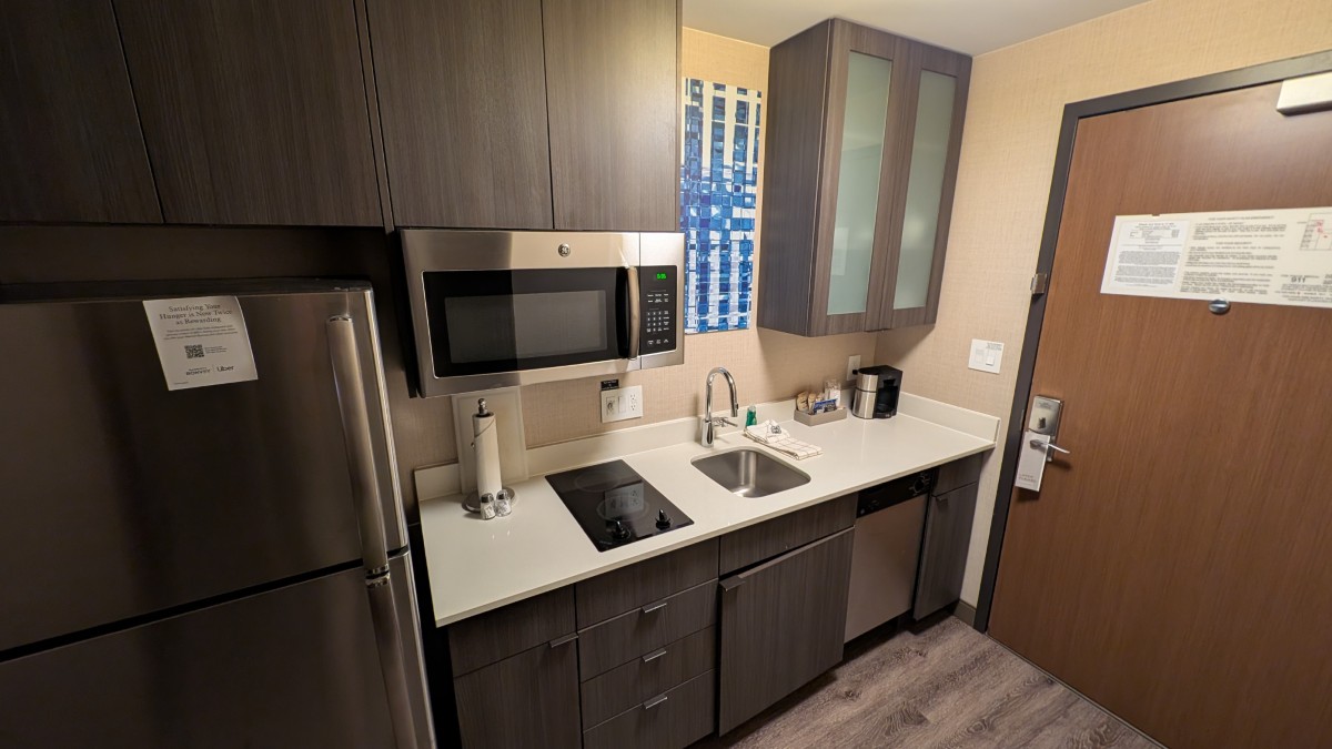 PXL_20251203_003741223