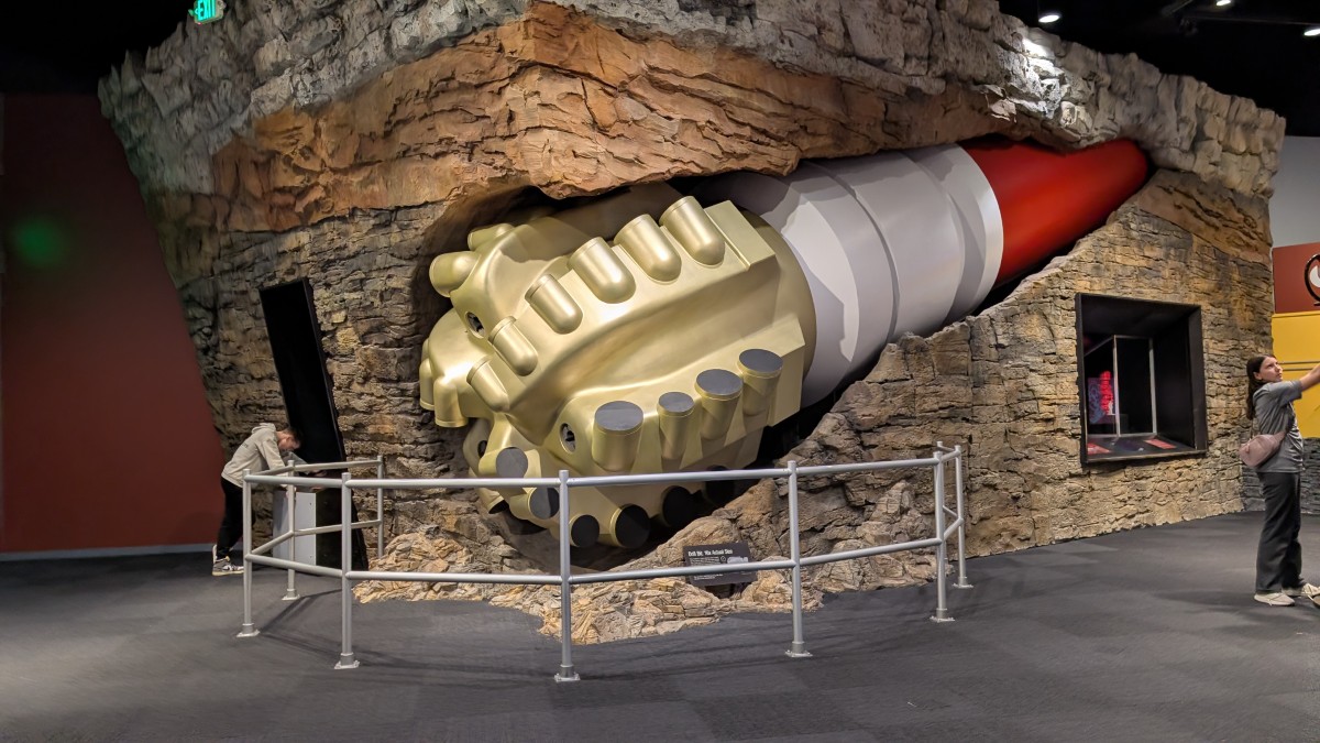 PXL_20251203_181227419