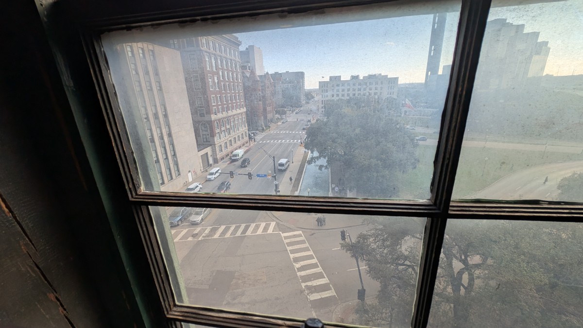 PXL_20251203_202044848