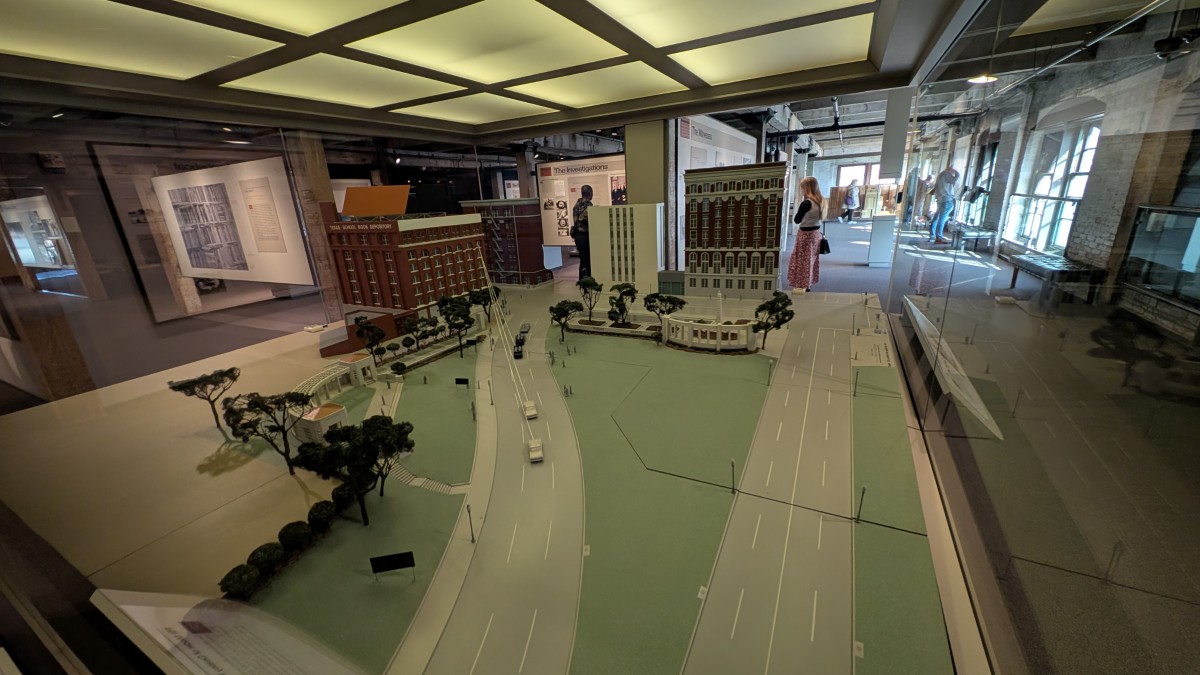 PXL_20251203_205110447