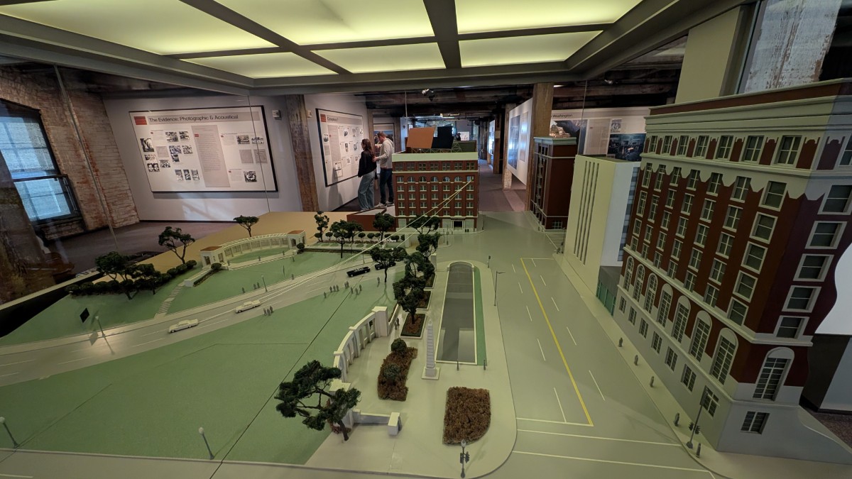 PXL_20251203_205121243