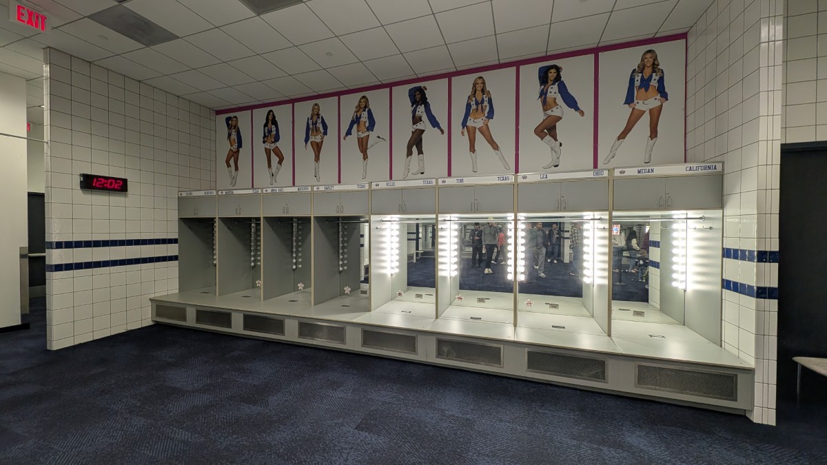 PXL_20251204_180246932