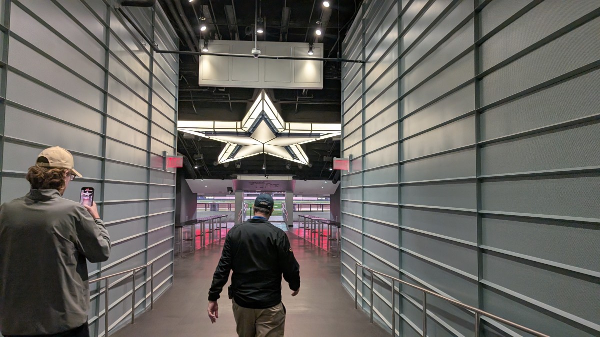 PXL_20251204_181237066