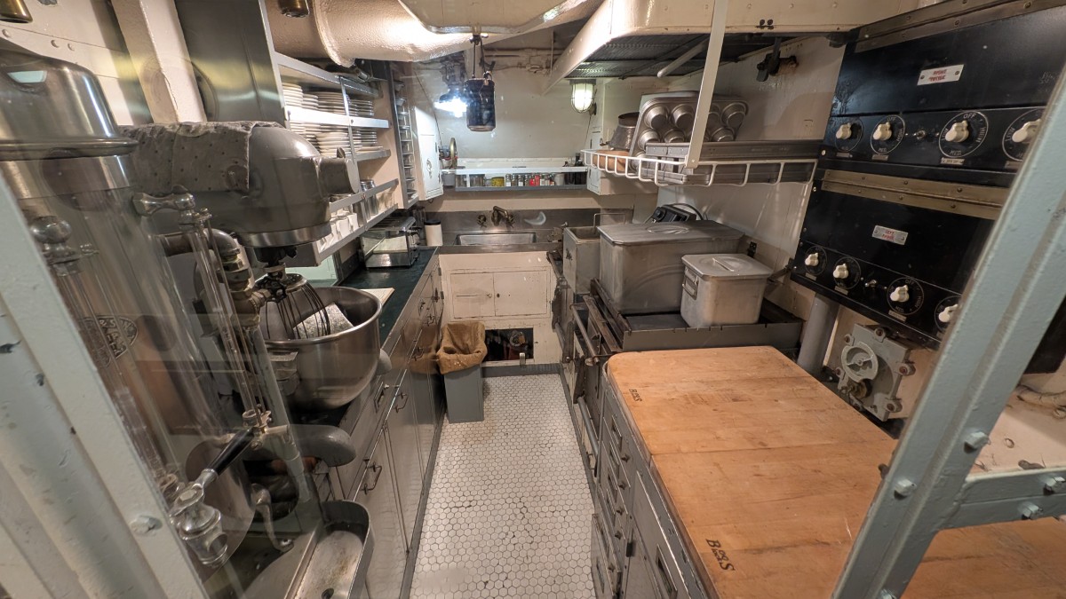 PXL_20251210_210422772