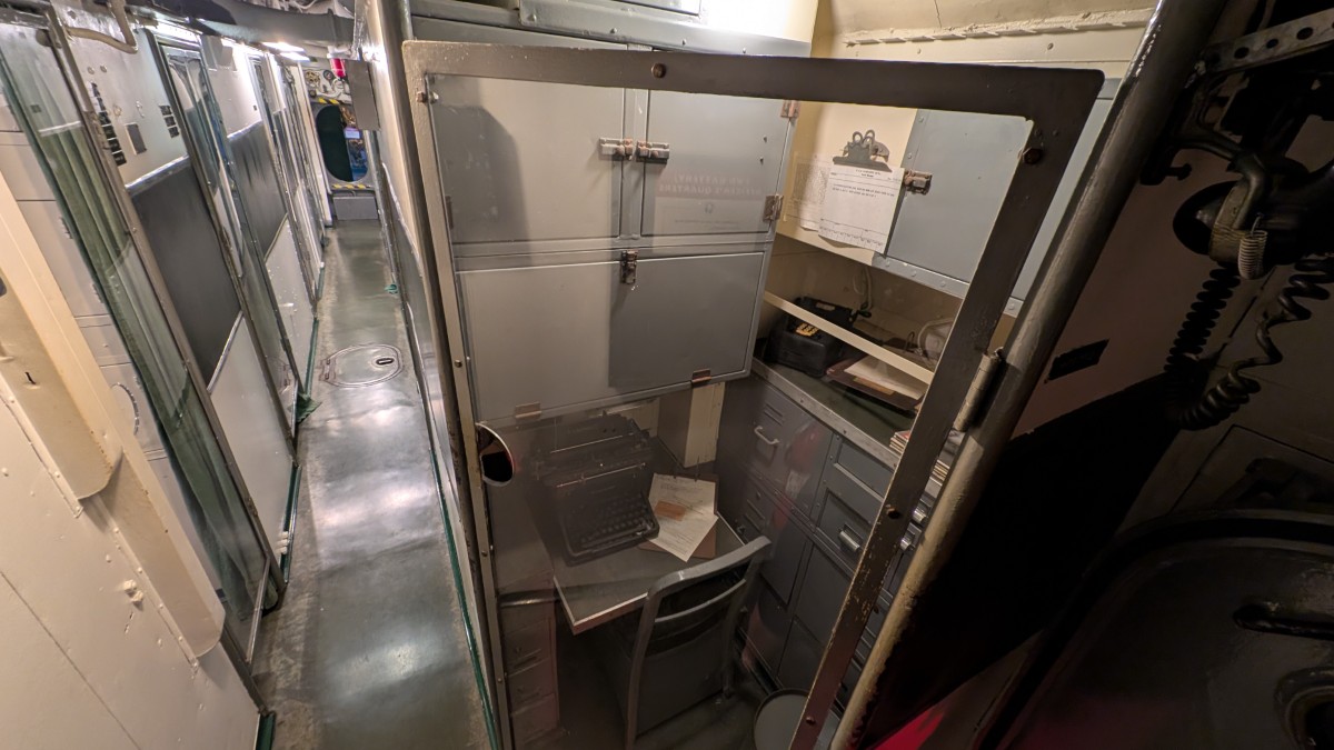 PXL_20251210_211119192