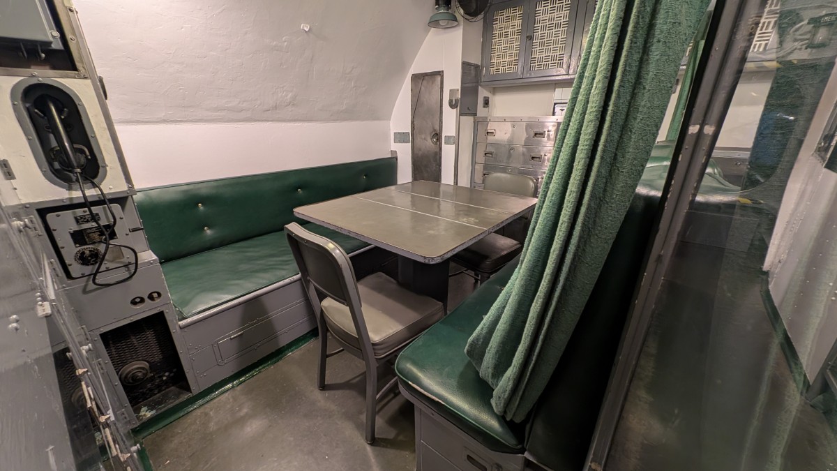 PXL_20251210_211220488