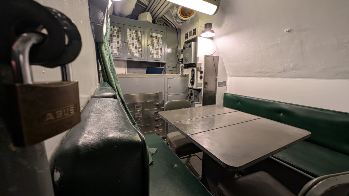 PXL_20251210_211302777