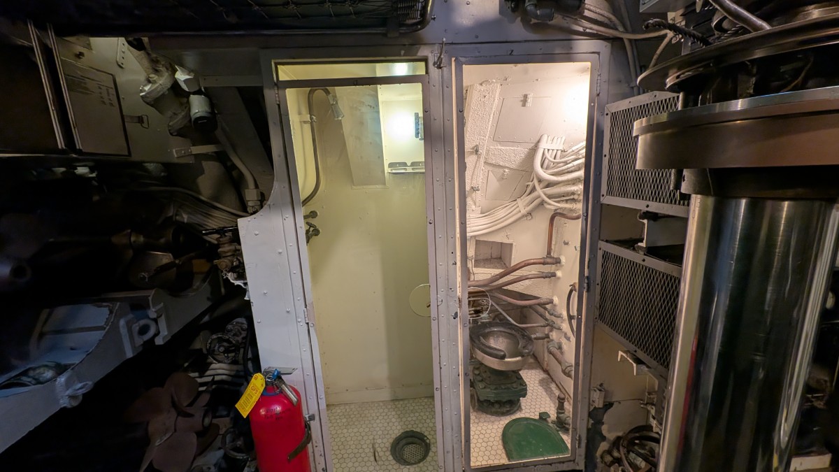 PXL_20251210_211340048